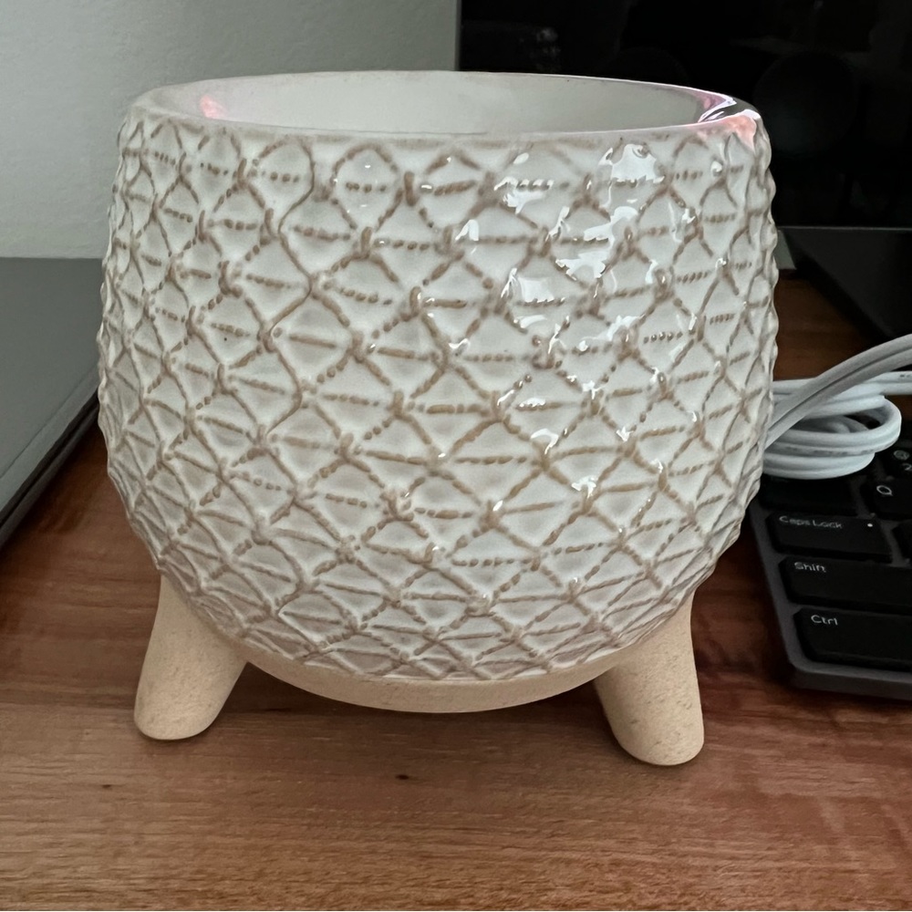 Brand new Scentsy warmer